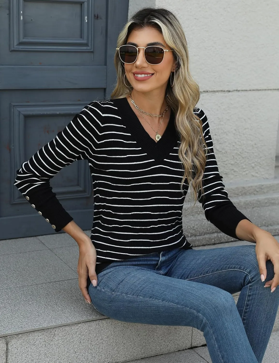 AKEWEI Womens V Neck Sweaters Long Sleeve Lightweight Knit Pullover Tops with Decorative Buttons