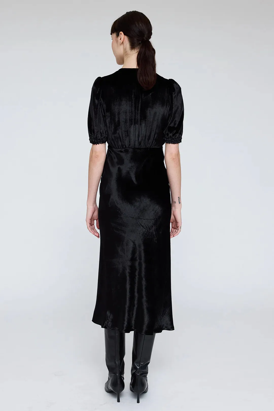 Bella Dress in Black
