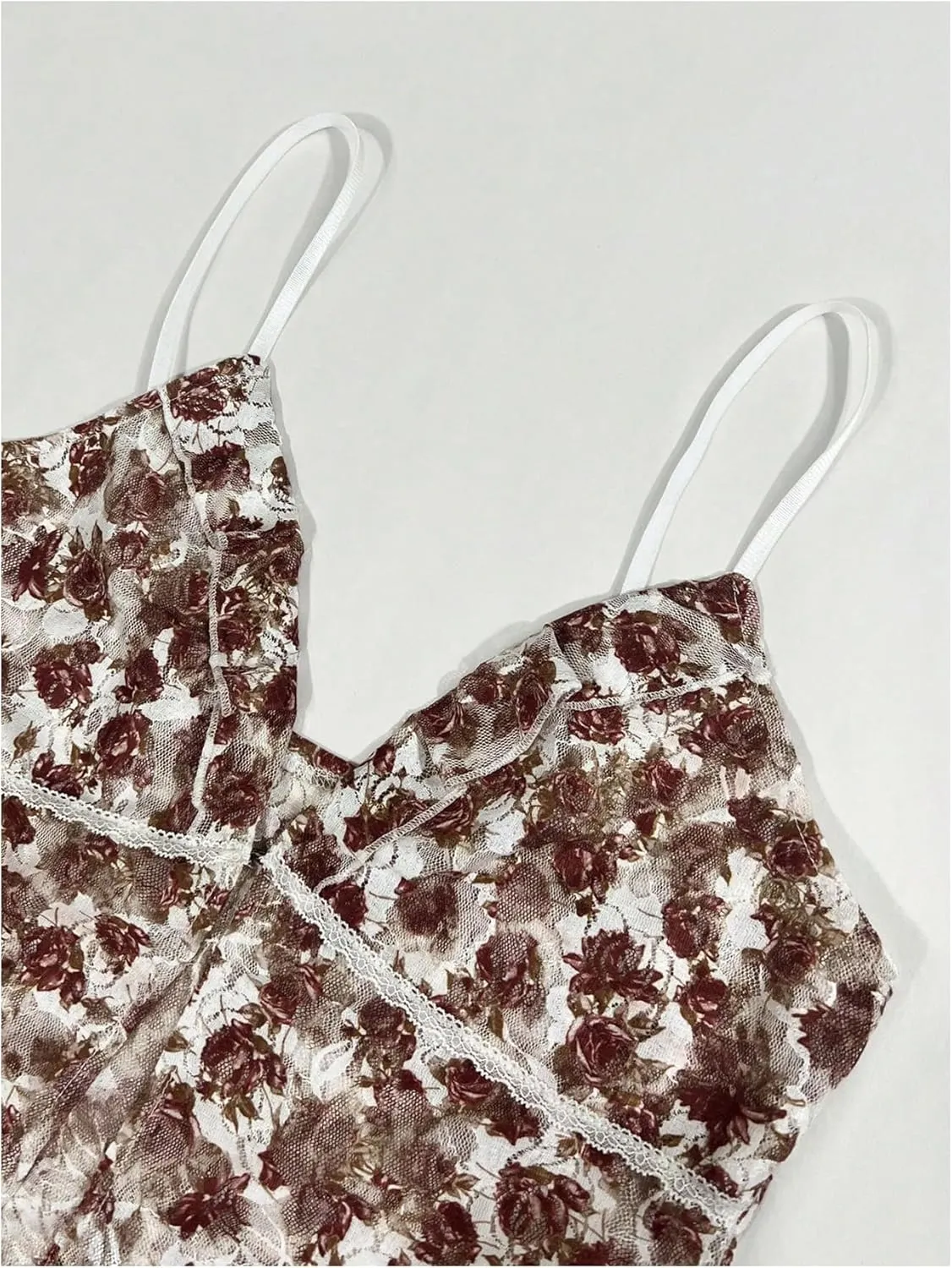 GORGLITTER Women's Floral Lace Camisole Tops Y2k Ruffle V Neck Spaghetti Strap Coquette Top