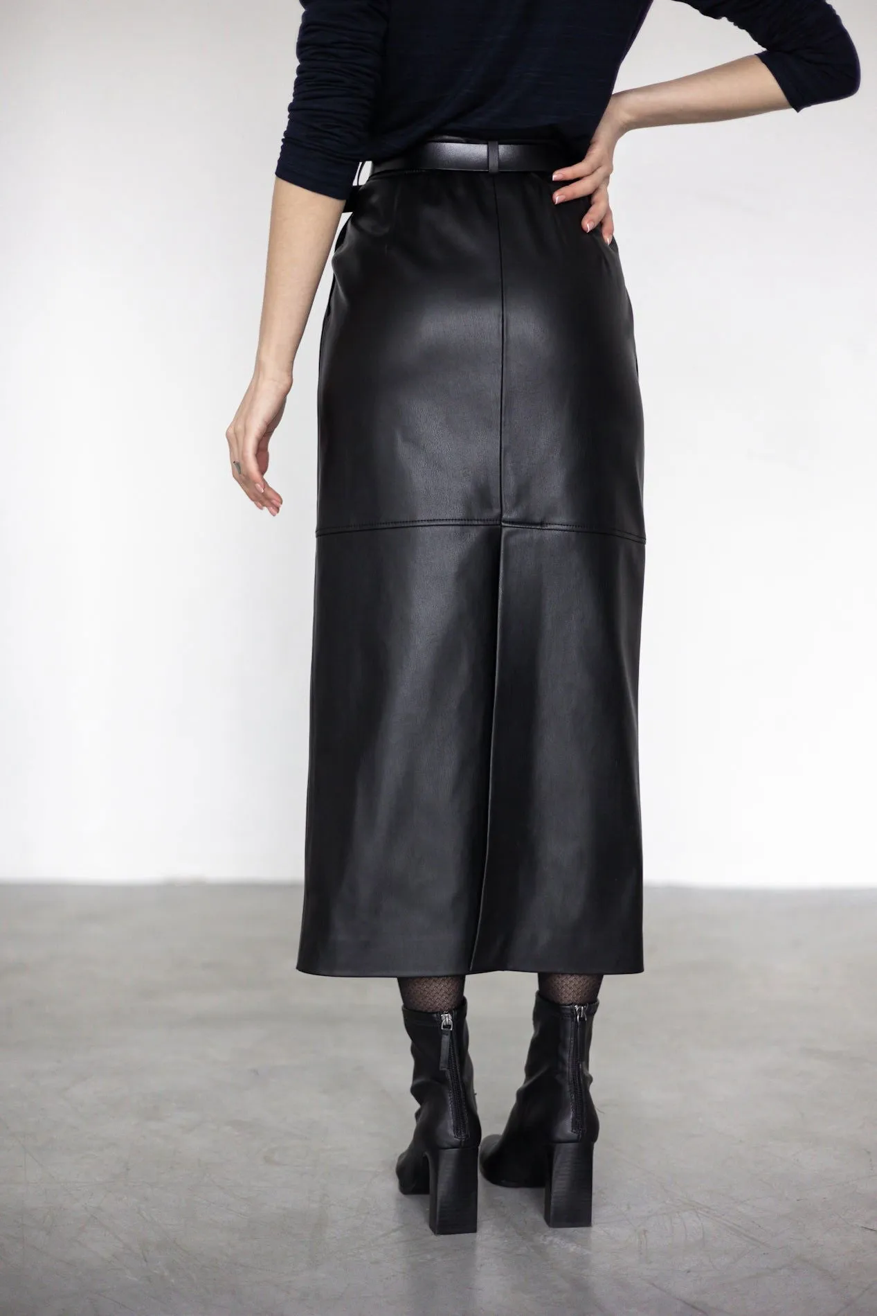 Noir Chic eco-leather skirt maxi